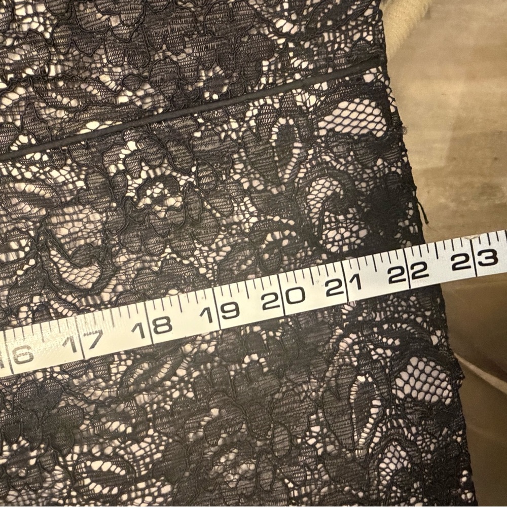 TWO H&M Black and Gray Lace Pencil Skirt - Picture 3 of 14